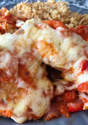 Une photo de Cuisses de poulet à la sauce tomate