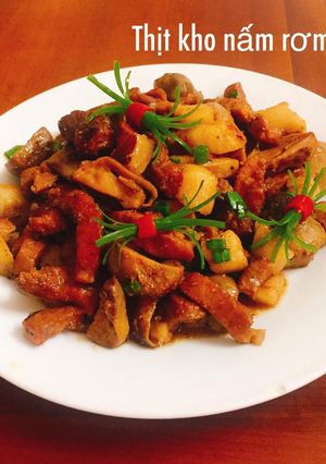 Hình của món Thịt kho nấm rơm.