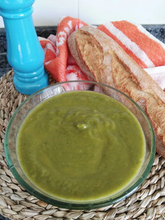 Una foto de Crema de calabaza y espinacas