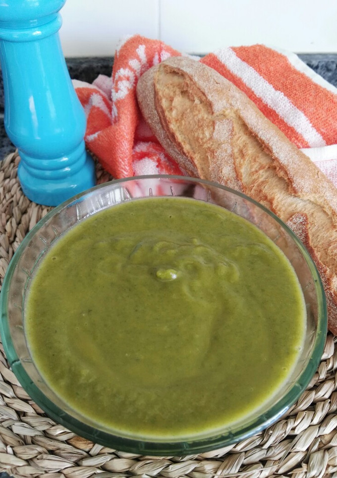 Una foto de Crema de calabaza y espinacas