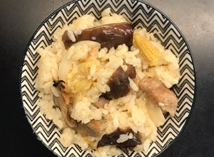 電鍋煮麻油高麗菜炊飯 的食譜成品照片