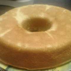 Una foto de Bizcochuelo de vainilla...básico y casero!!