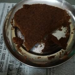 A picture of Bourbon biscuit cake.