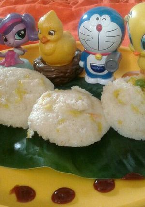 A picture of Maggi stuffed idli.