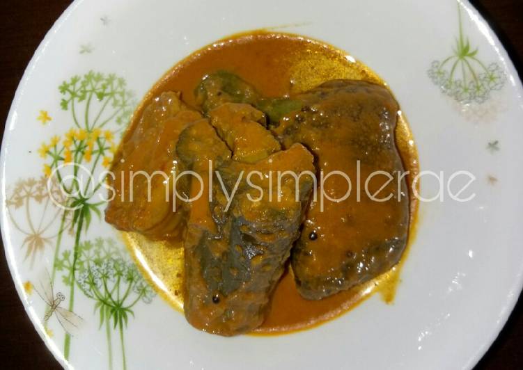 Bagaimana mengolah Kari Ikan Pari dengan Terong Lezat
