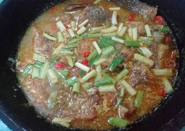 Bagaimana Menyiapkan Gurami gulai pedas, Bikin Ngiler