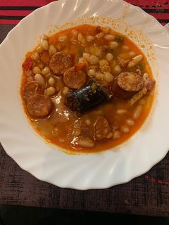 Una foto de Fabada asturiana