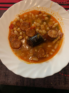 Una foto de Fabada asturiana