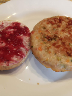 Una foto de Hamburguesas al Horno con mermelada y queso
