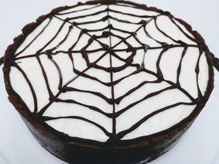 Tarta de queso de tela de araña para Halloween (sin horno)