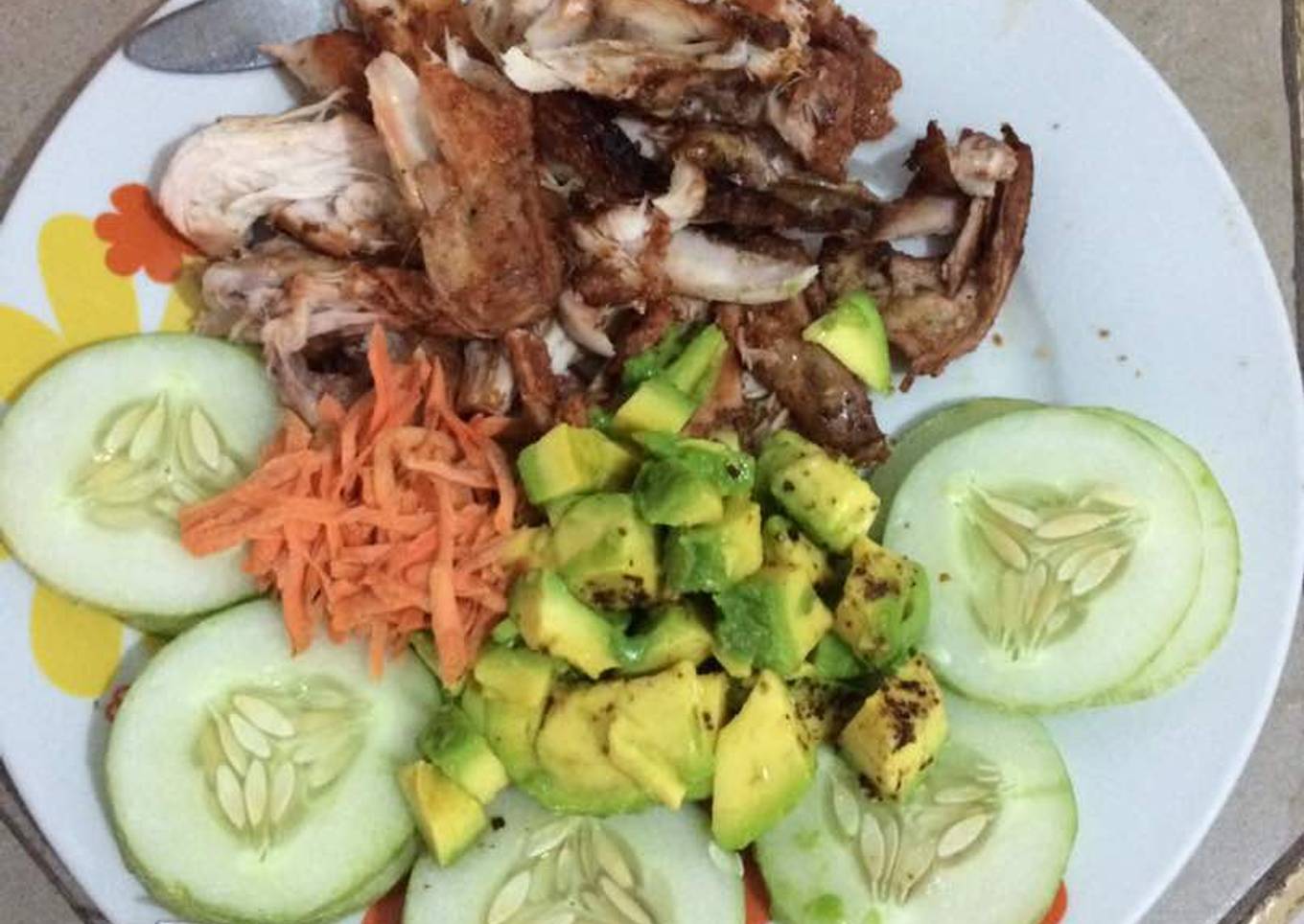 Grilled chicken with cucumber,carrots and avacado