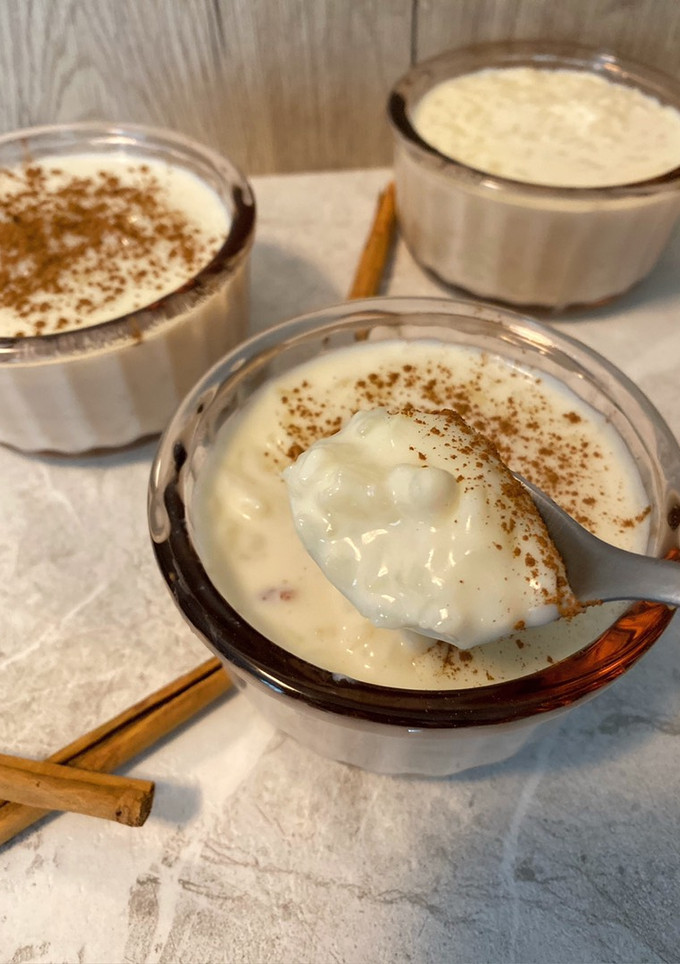 Una foto de 🍚🥛 Arroz con leche cremoso🥛🍚