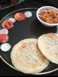 ચીઝ કુલચા (Cheese kulcha recipe in gujarati) રેસીપી મુખ્ય ફોટો
