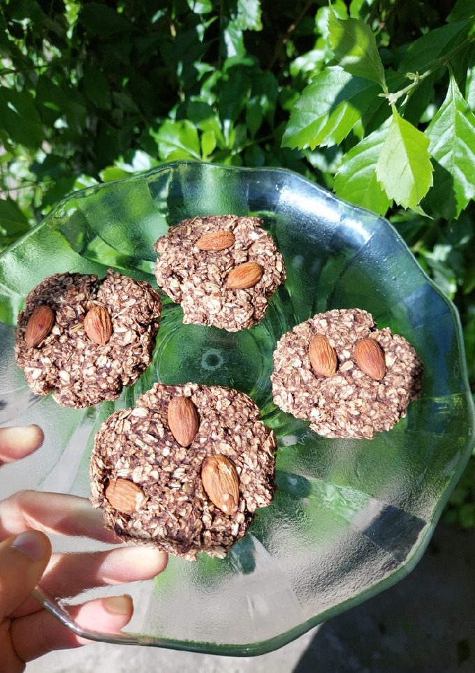 Una foto de Galletitas de chocolate y banana🍪🍌