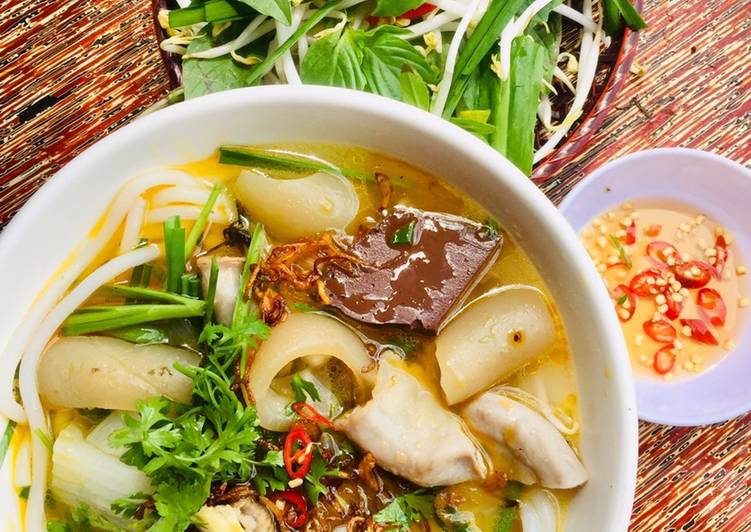 Bánh canh xương heo