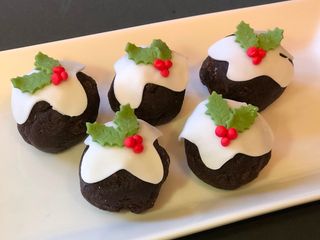 Mini Christmas Pudding Truffles