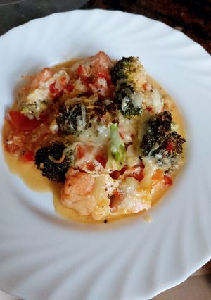 Una foto de Brócoli con salmón