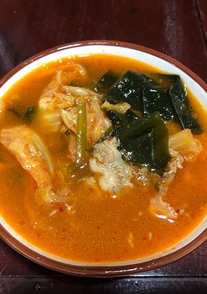 Hình của món Canh kim chi rong biển.