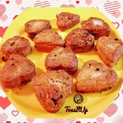 Meethi tikiya/ meetha khasta/ meethi khajurein A picture of Meethi tikiya/ meetha khasta/ meethi khajurein.