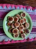 Pepas de harina de maní y harina de coco con topping de semillas de lino