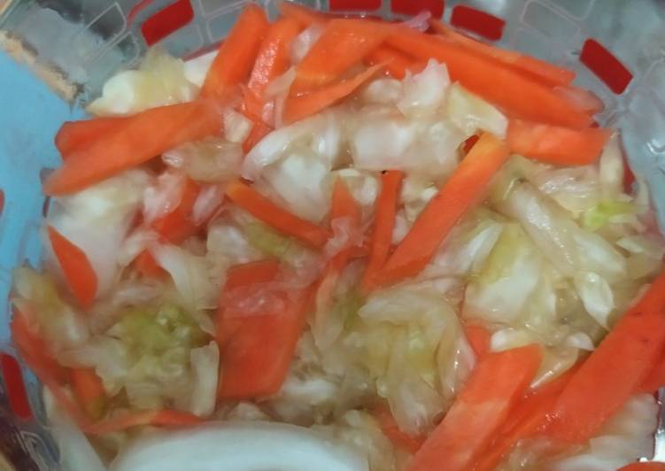 Cara Gampang Menyiapkan Sauerkraut (Wortel dan Kol), Enak Banget