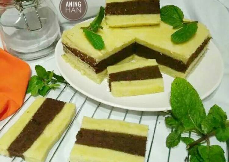 Tiramisu kukus with dark cooking chocolate