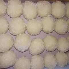 A picture of Khoya ke Homemade Ladoo.