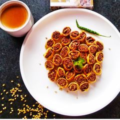 A picture of Masala bhakharwadi.