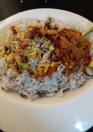 A picture of My White rice with beans.