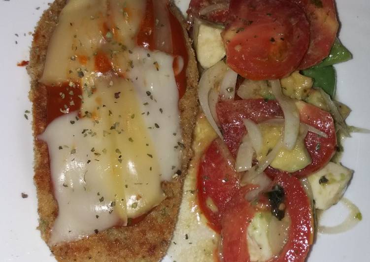 Milanesas de berenjena napolitana con ensalada