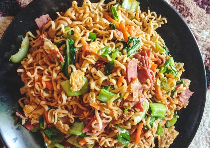 85. Mie Goreng Kari Pedas