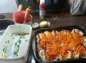 Una foto de Lenguado al horno con verduras