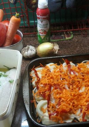 Una foto de Lenguado al horno con verduras