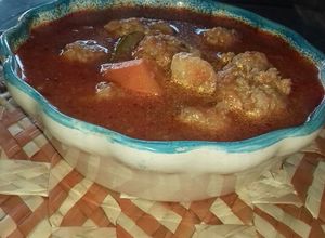 Una foto de Albóndigas con caldillo y chipotle