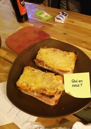 Une photo de Croques Monsieur Complet