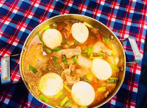 Hình của món Canh kim chi thịt ba chỉ.