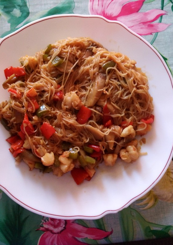 Una foto de Spaghettis chinos con gambas