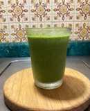 Jugo Verde con Espinacas y Frutas de Temporada con Avena