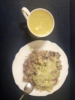 A picture of Mokiomo - njahi with steamed cabbage and bone soup.