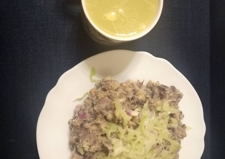 Steps to Make Homemade Mokiomo - njahi with steamed cabbage and bone soup