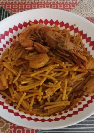 Una foto de 🦐 Fideuá
