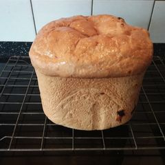 A picture of Sultana loaf (bread machine).