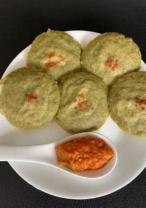 મગદાળ ઈડલી (Moongdal Idli Recipe In Gujarati) રેસીપી મુખ્ય ફોટો