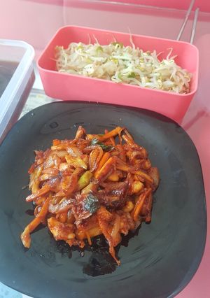 Foto resep Ojingeo Bokkeum (오징어볶음) Tumis Cumi Korea