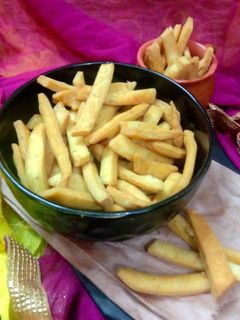 खस्ता निमकी (Khasta Nimki Recipe In Hindi) रेसिपी मुख्य फोटो