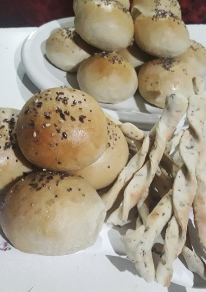 Una foto de Panes y bastoncitos saborizados😋😋