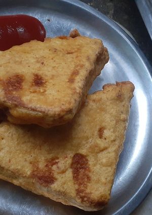 ब्रेड पकौडा (Bread Pakoda recipe in hindi) रेसिपी मुख्य फोटो