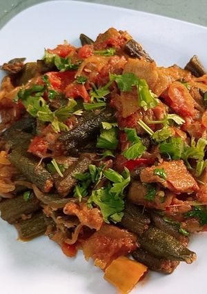 A picture of Fry Bhindi karailay.
