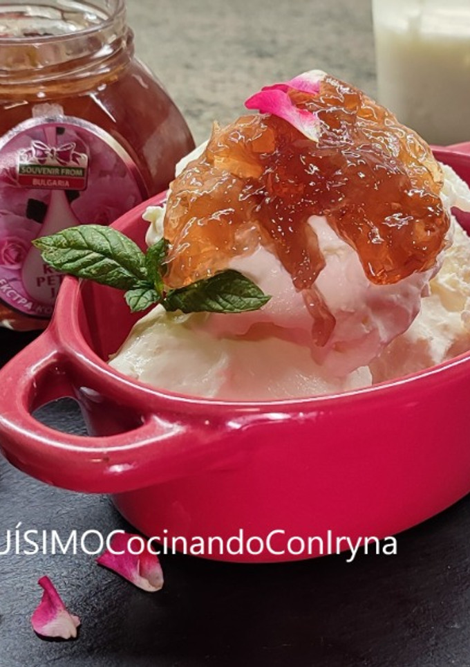 Una foto de Helado de yogur griego