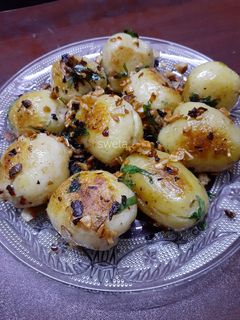 বাটার গার্লিক পটেটো (Butter Garlic Potato recipe in Bengali) রেসিপির প্রধান ছবি